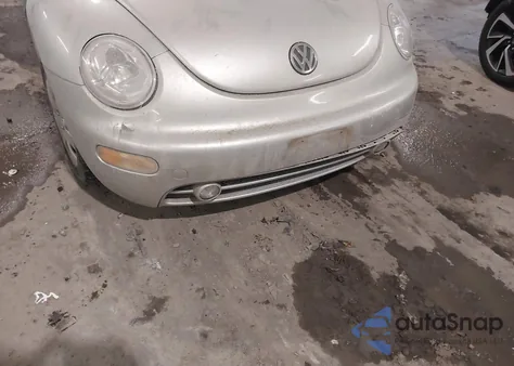 2001 Volkswagen New Beetle Gls from USA, damaged, VIN 3VWCB21C81M441818